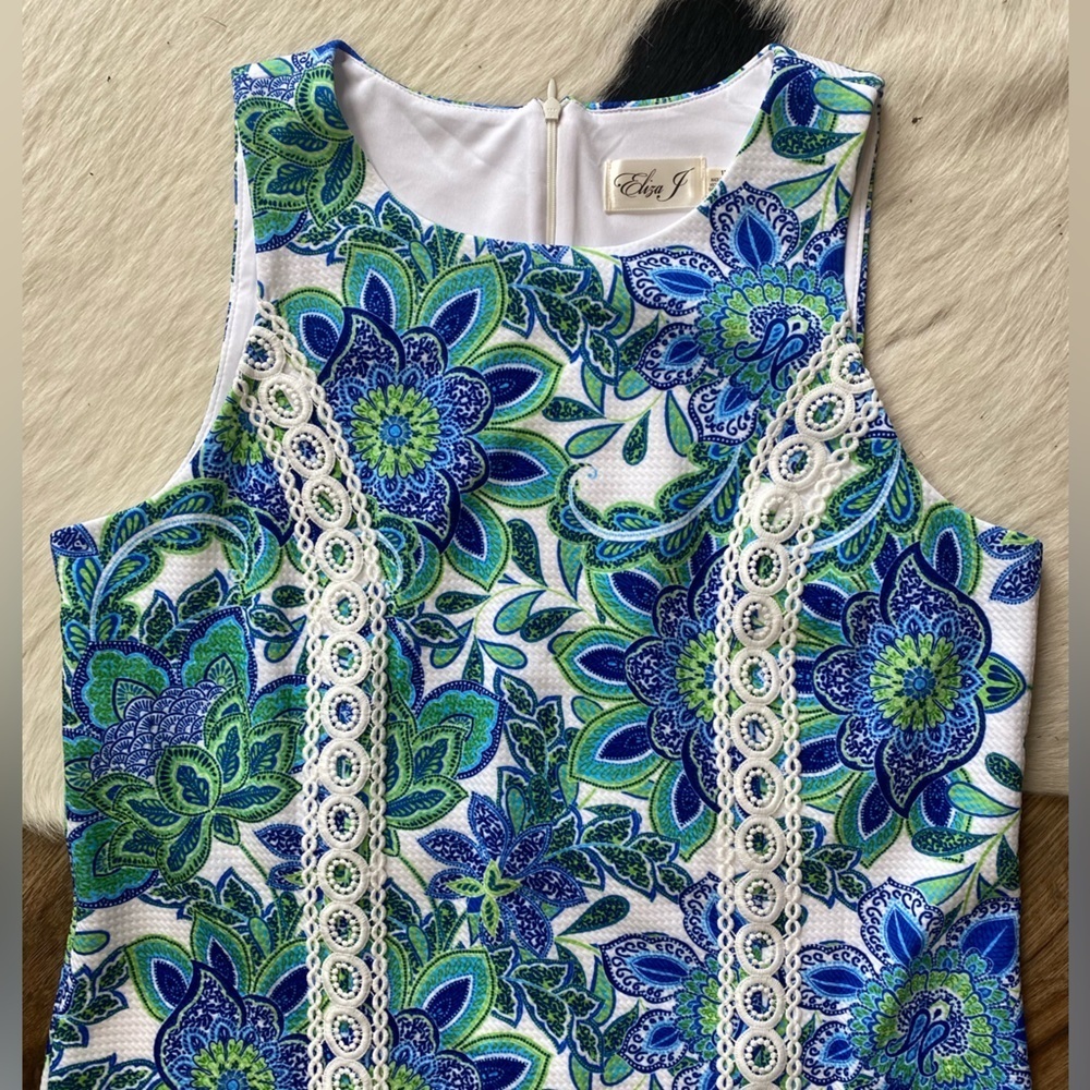 Eliza J dress with a vibrant blue and green floral pattern - Picture 3 of 8